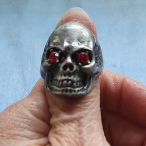 Silver skull ring